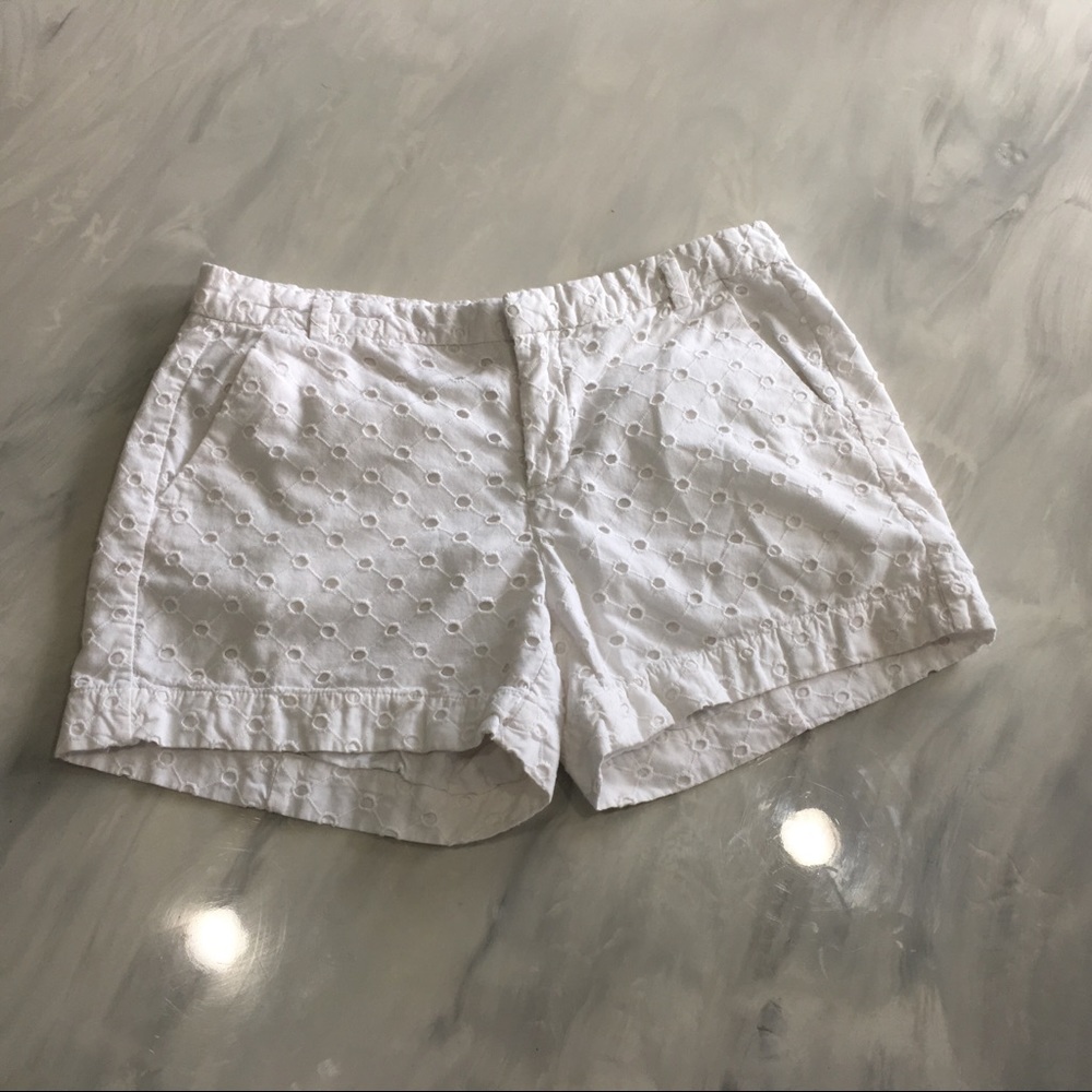 Gap white eyelet shorts size 2 Euc